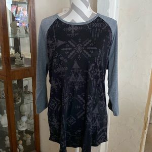 XL Lularoe Randy baseball jersey-black background w dark grey Aztec-grey sleeve